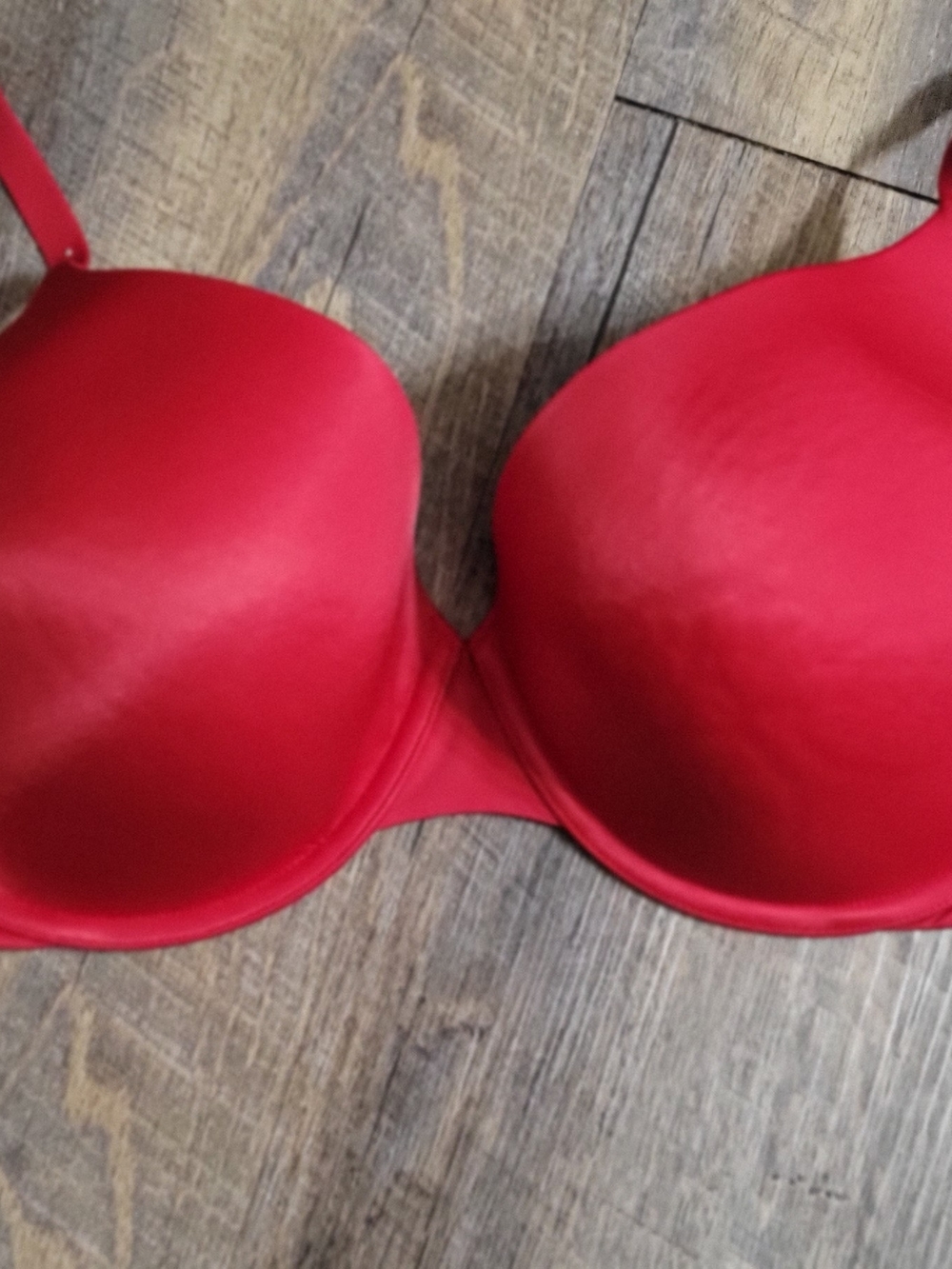 Victoria's Secret Red Smooth Padded T-Shirt Bra